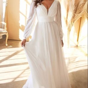 Beautiful long sleeve wedding dress!